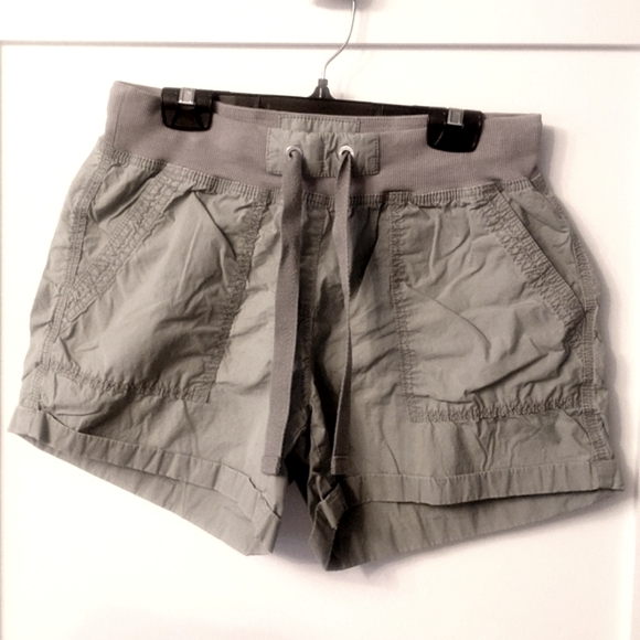 Calvin Klein athletic hiking shorts size small Kahki green - Picture 1 of 3